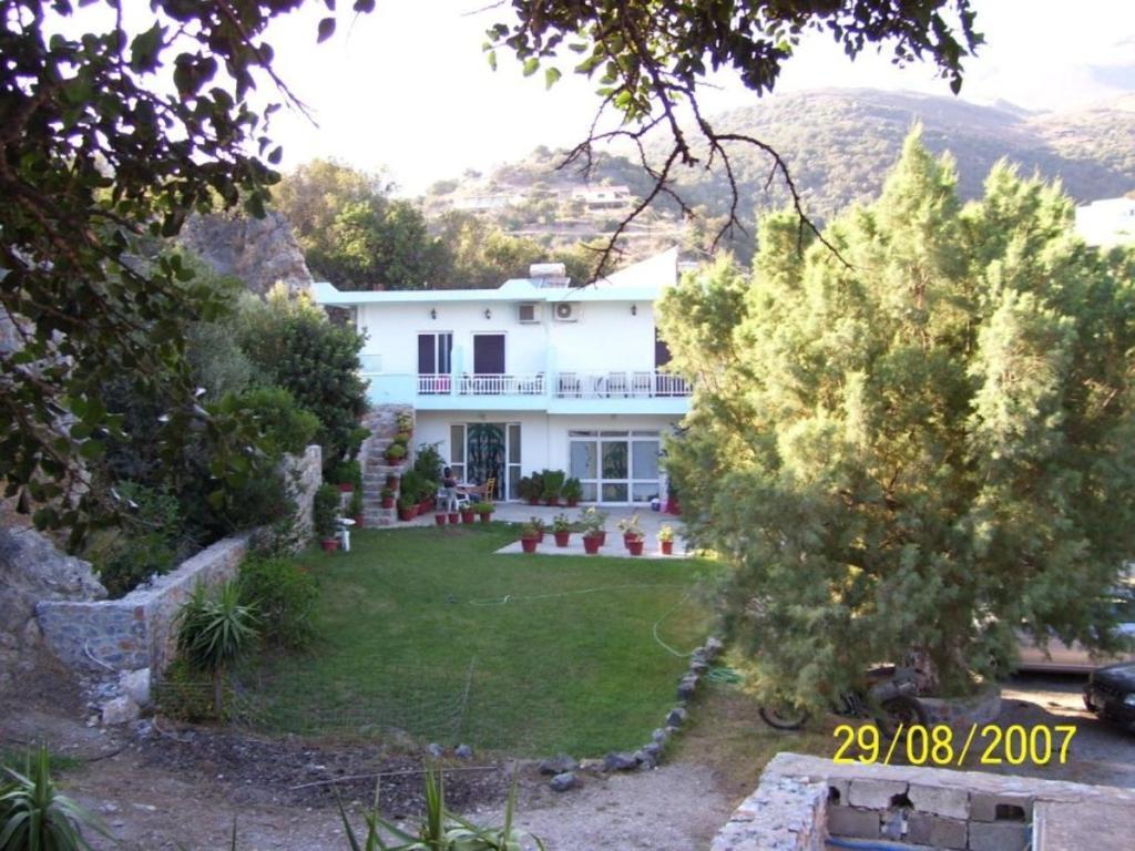 Nikos & Anna Rooms Родакинон Екстериор снимка